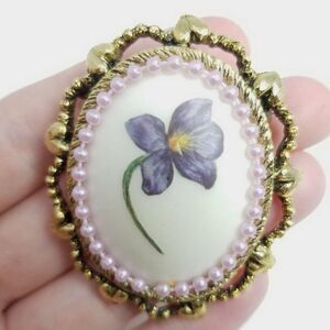 Vintage Purple Floral Brooch, Oval Gold Tone Frame, Faux Pearl Border 70s Estate